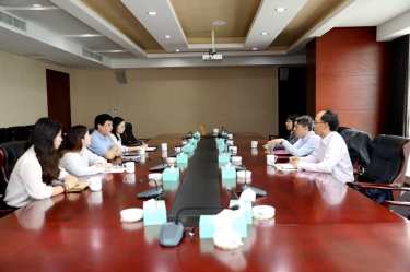 平湖市关工委主任邱其良莅临金沙9001以诚为本调研下一代工作